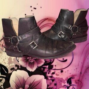 genuine leather biker ankle booties - geewawa (anthropologie), sz 8.5- one flaw!